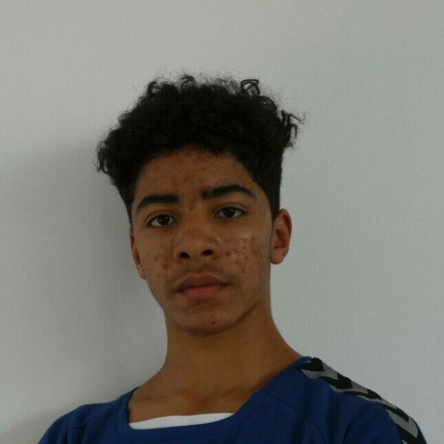 ENGONE MINTOGHE Lucas carré