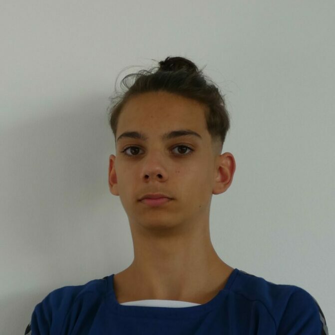 LE HEC Iwen carré