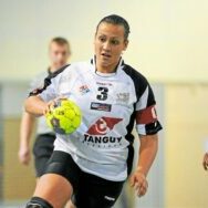 PHOTO EUGENE LE DROFF / LE TELEGRAMME. BREST (29) : 20110202 .  Match de championnat de D1 Fem   : ARVOR 29  /  Metz : Gladys  Boudan